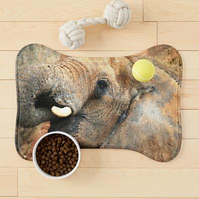 Munching Elephant
